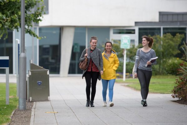 queen-margaret-university-scotland-support-image-259-600x400